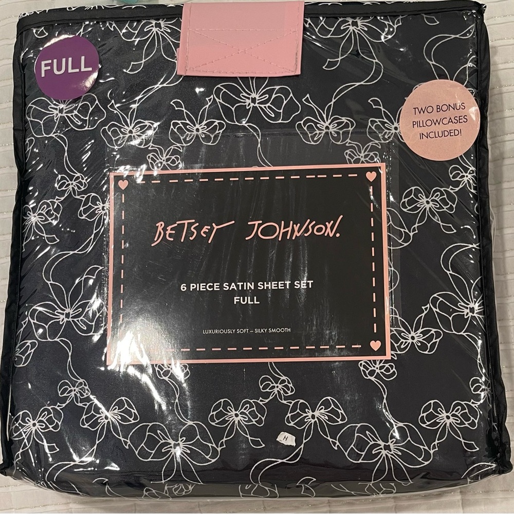 Betsey Johnson Black and White Satin Sheet Set